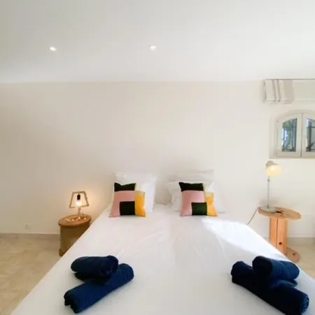 4 Chambres Avec Piscine Et Vue Mer Villa Antibes