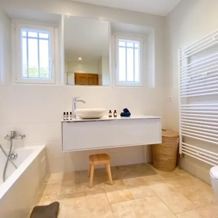 4 Chambres Avec Piscine Et Vue Mer * Antibes