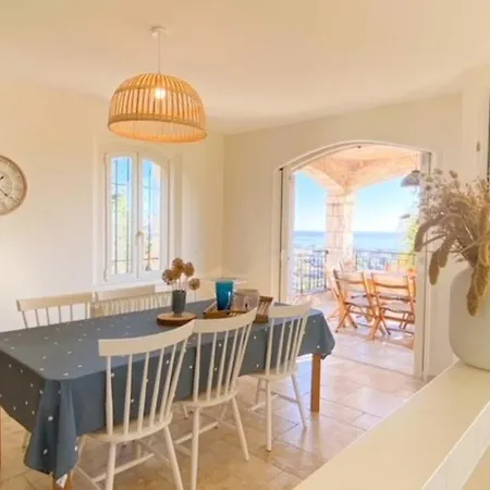 Villa 4 Chambres Avec Piscine Et Vue Mer *