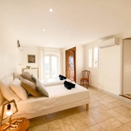 4 Chambres Avec Piscine Et Vue Mer Antibes